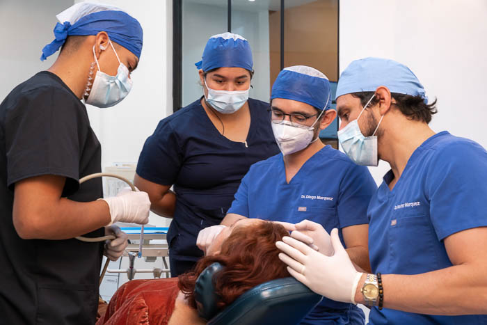 The fixed denture doctors are performing the treatment in Mexico.